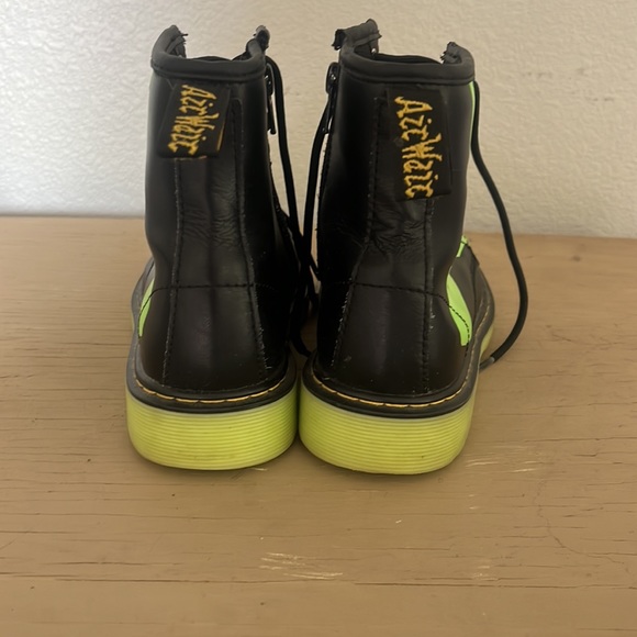RARE Limited Edition Dr. Martens Skeleton Glow in the Dark Boots US 6 - Picture 4 of 4